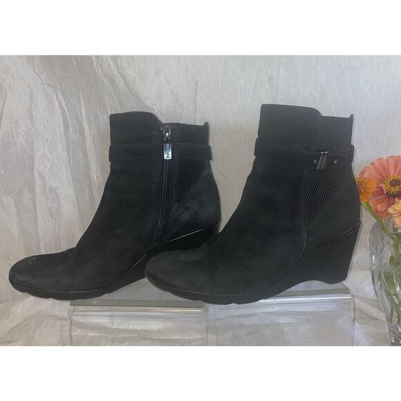 Blondo Liberata Black Suede Waterproof Wedge Ankle Boots Sz 8 Mid Heel Booties - Picture 2 of 13
